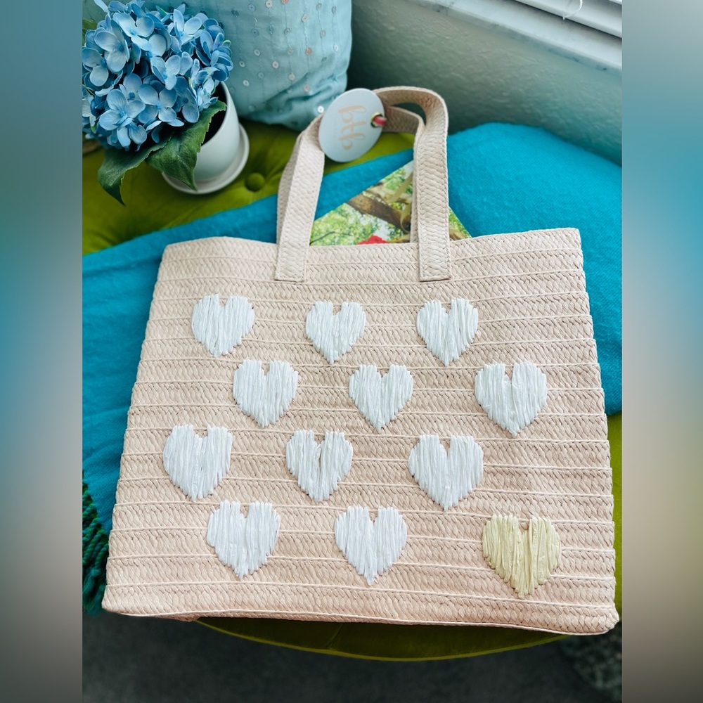 Btb Los Angeles Be Mine Neutral Hearts Tote Bag - Picture 2 of 6